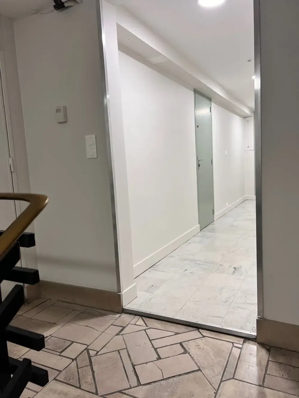 entree-immeuble-renovee-moderne