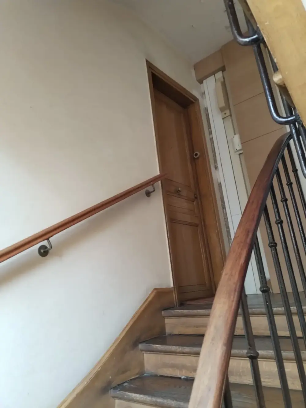 escalier+cage+avant-renovation