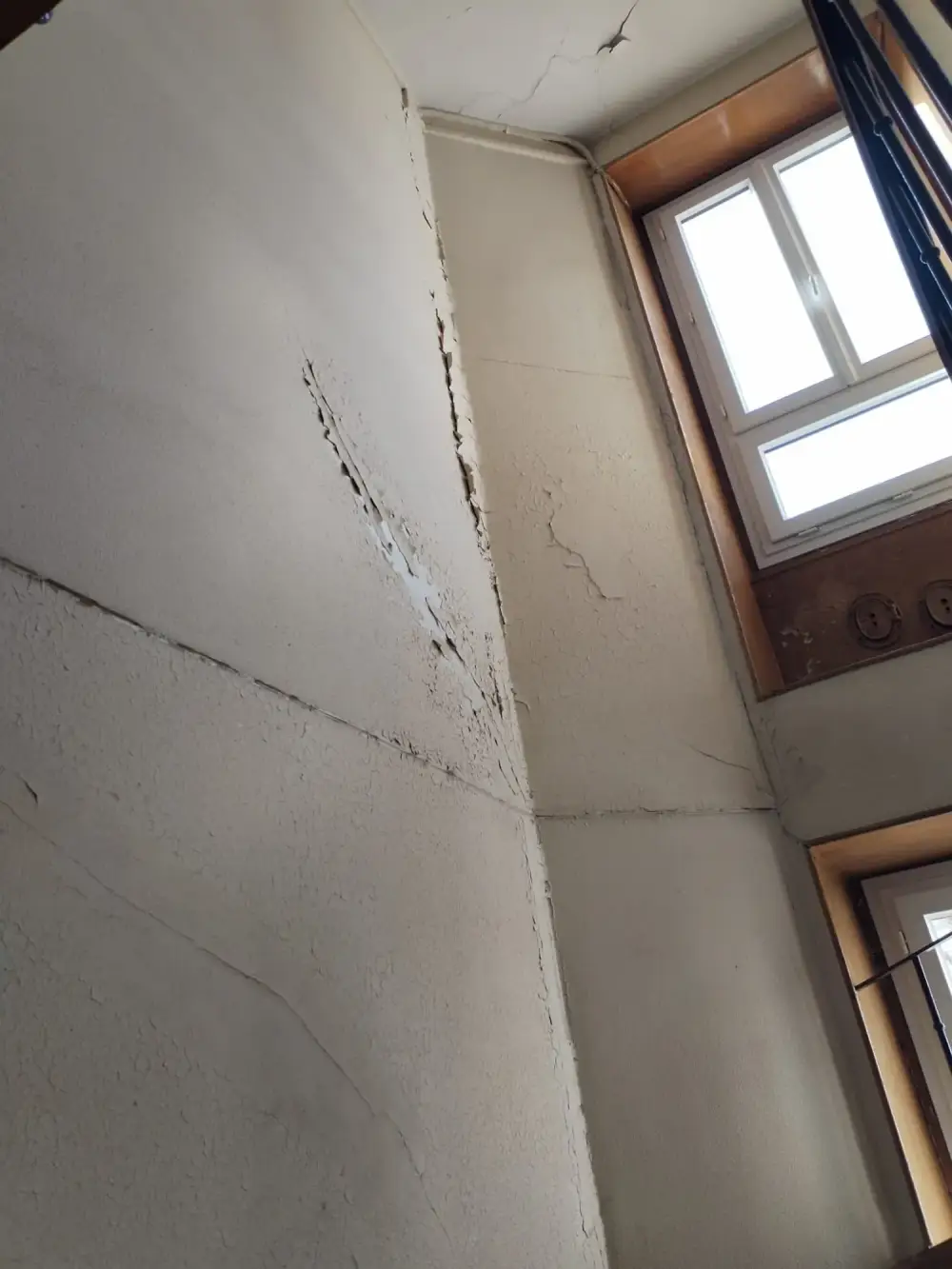 fenetre+et+mur+avant-renovation