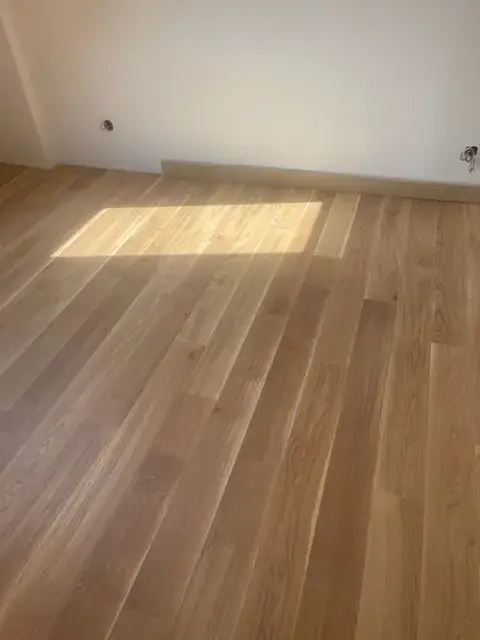 CHAMBRE PARQUET CONTRECOLLE