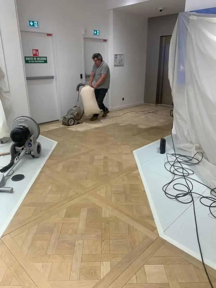 Ponçage et vitrification parquet massif 2