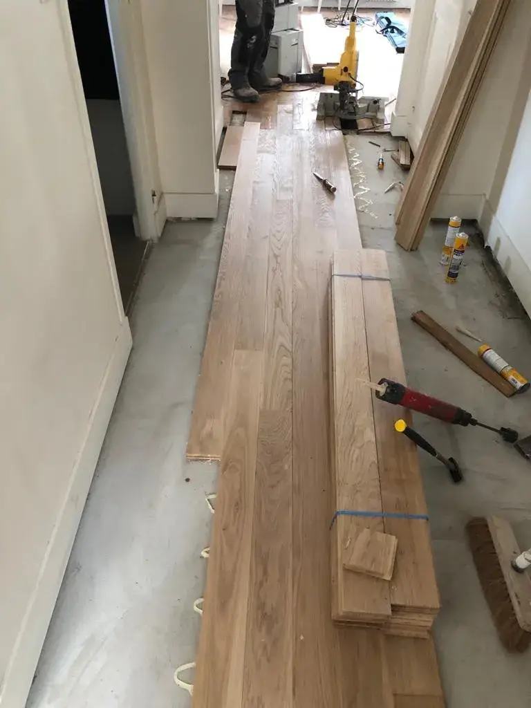 APPARTEMENT PARQUET CONTRECOLLE 2