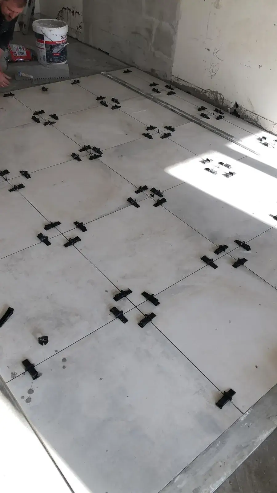 SALON EN CARRELAGE EFFET BETON